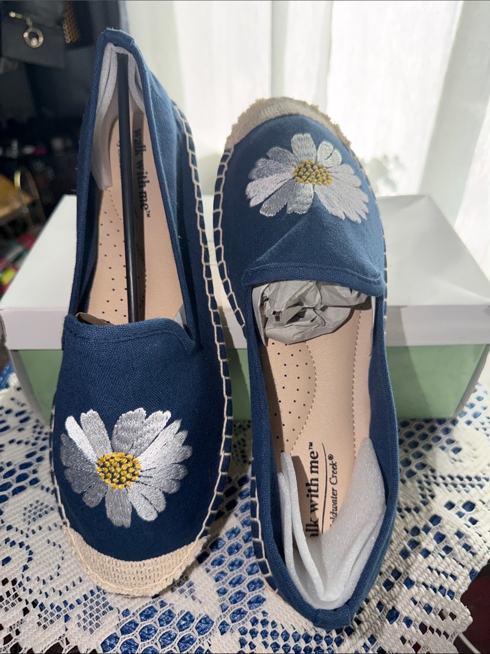 Coldwater Creek Women’s Navy Canvas Espadrille Flats.